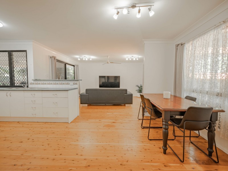 15 Borrows Street, Russell Island QLD 4184