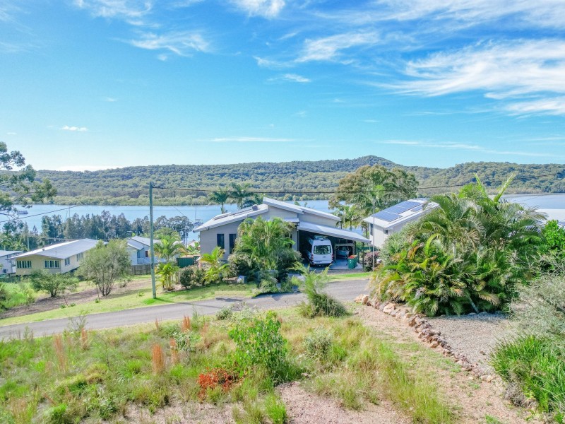 10 Island View Road, Russell Island QLD 4184