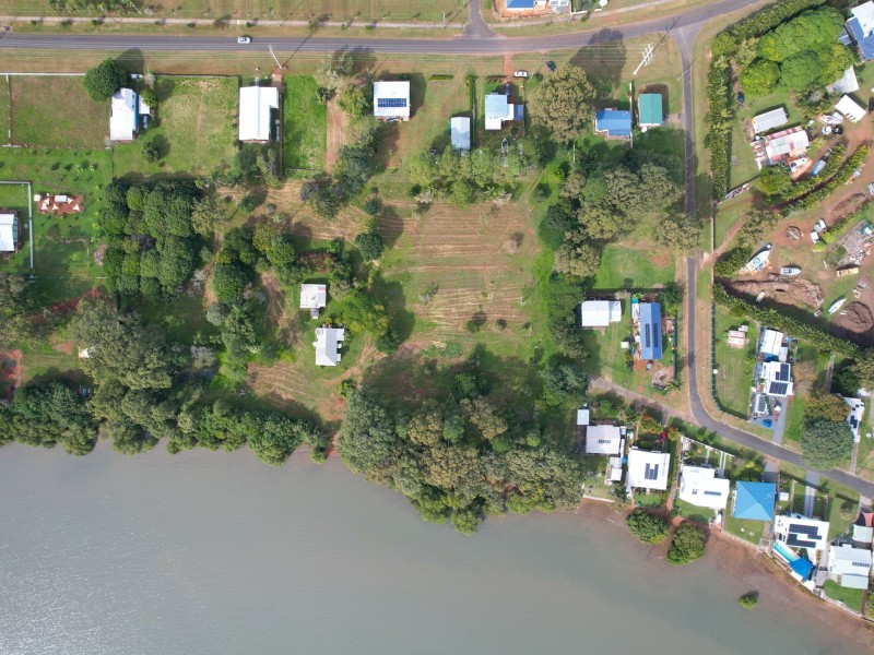 1 Canaipa Point Dve, Russell Island QLD 4184