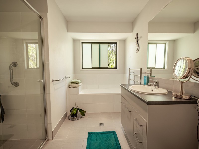 54 Wahine Drive, Russell Island QLD 4184
