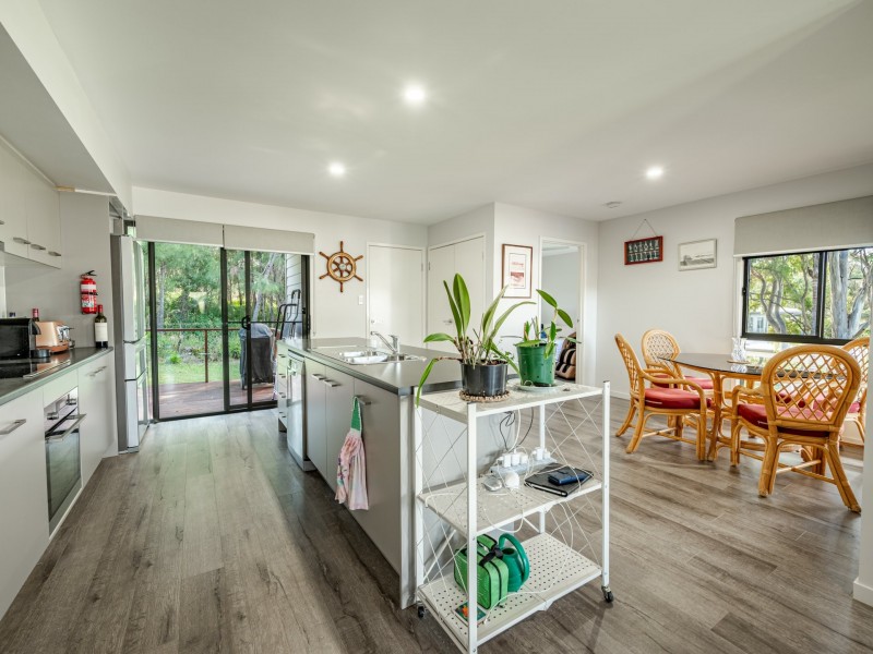 54 Wahine Drive, Russell Island QLD 4184