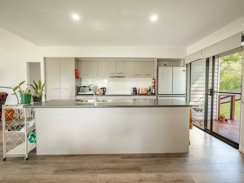 54 Wahine Drive, Russell Island QLD 4184