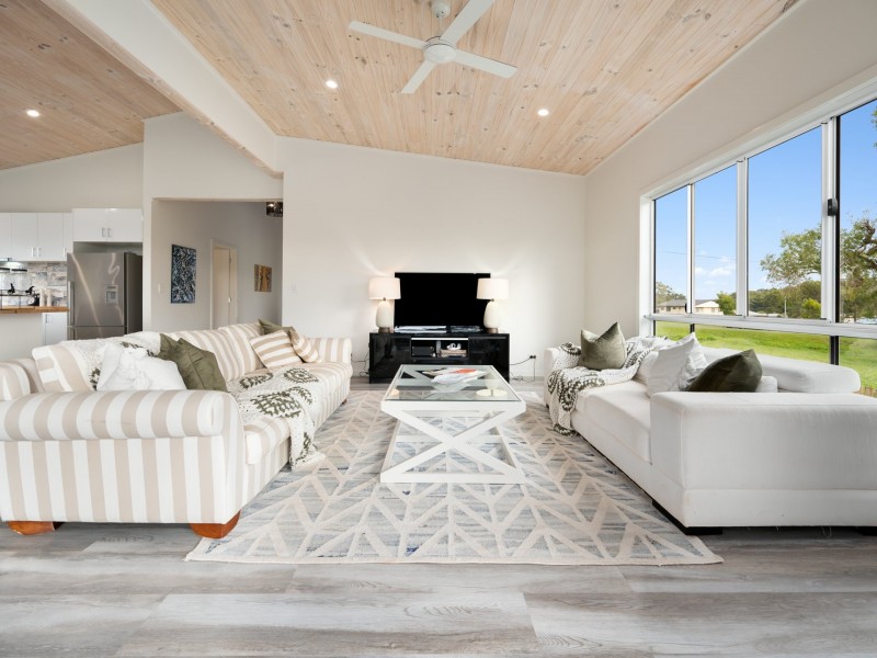 13 CANAIPA POINT DRIVE, Russell Island QLD 4184