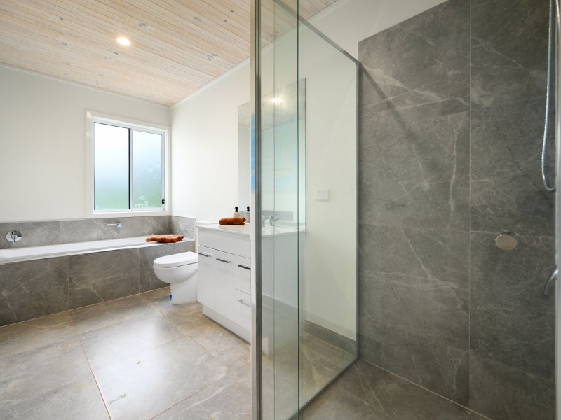 13 CANAIPA POINT DRIVE, Russell Island QLD 4184