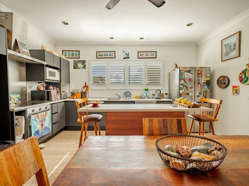12 Harvey Street, Russell Island QLD 4184