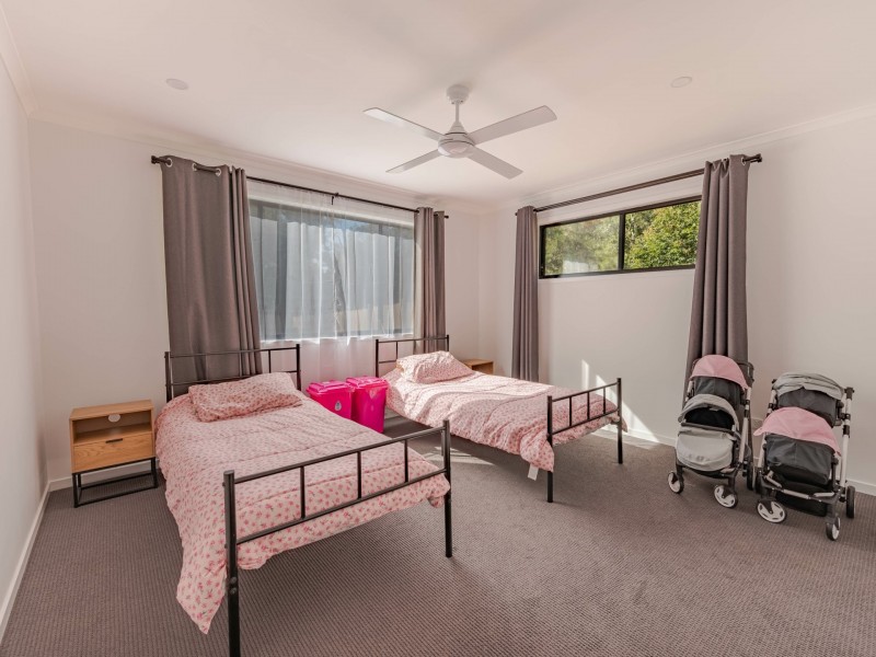 27 Shore Street, Russell Island QLD 4184