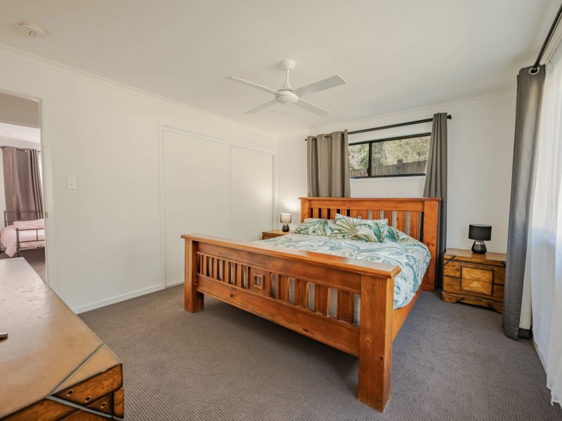 27 Shore Street, Russell Island QLD 4184