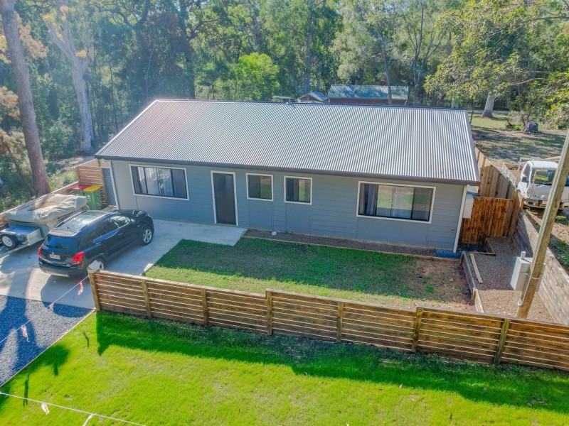 27 Shore Street, Russell Island QLD 4184