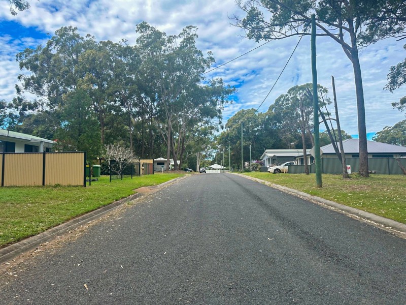 21 Rossi Ave, Russell Island QLD 4184