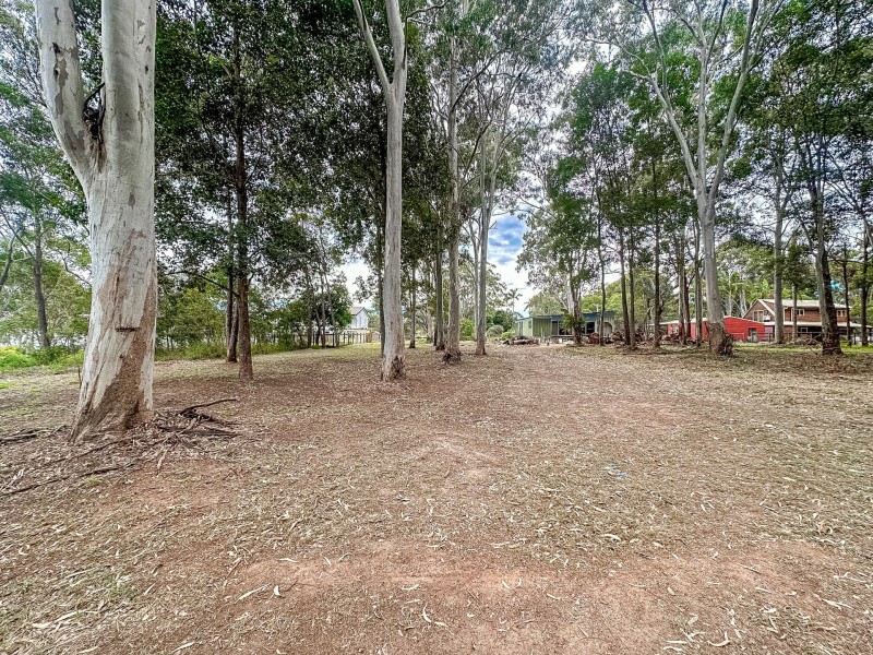 19 Ranora Ave, Russell Island QLD 4184