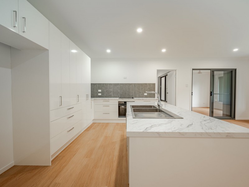 17 Mountain View Cres, Russell Island QLD 4184