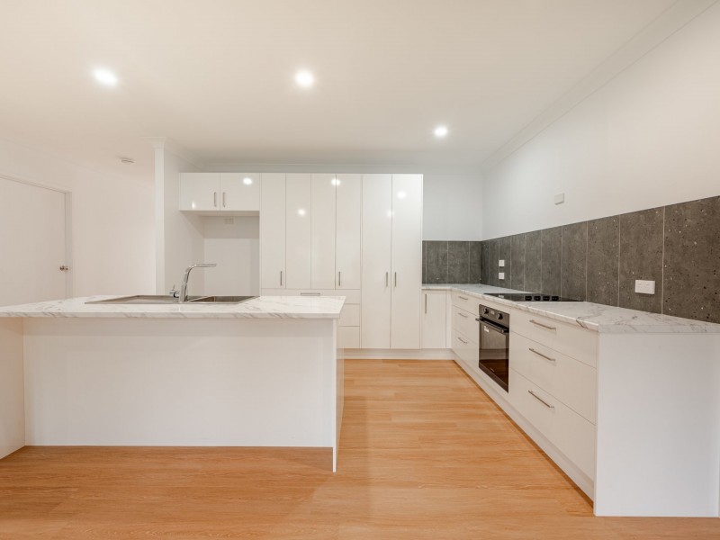 17 Mountain View Cres, Russell Island QLD 4184