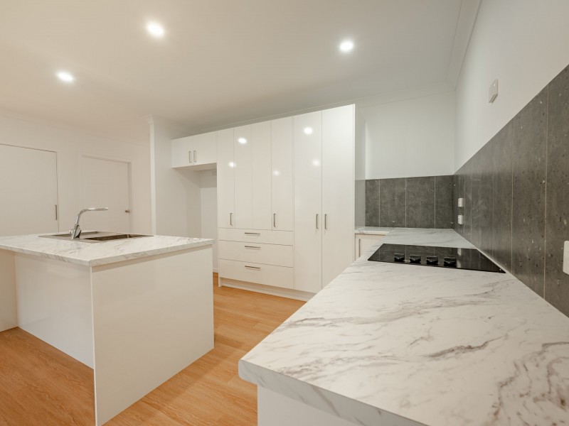 17 Mountain View Cres, Russell Island QLD 4184