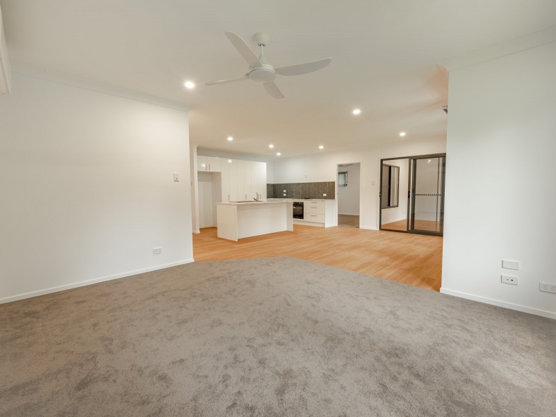 17 Mountain View Cres, Russell Island QLD 4184