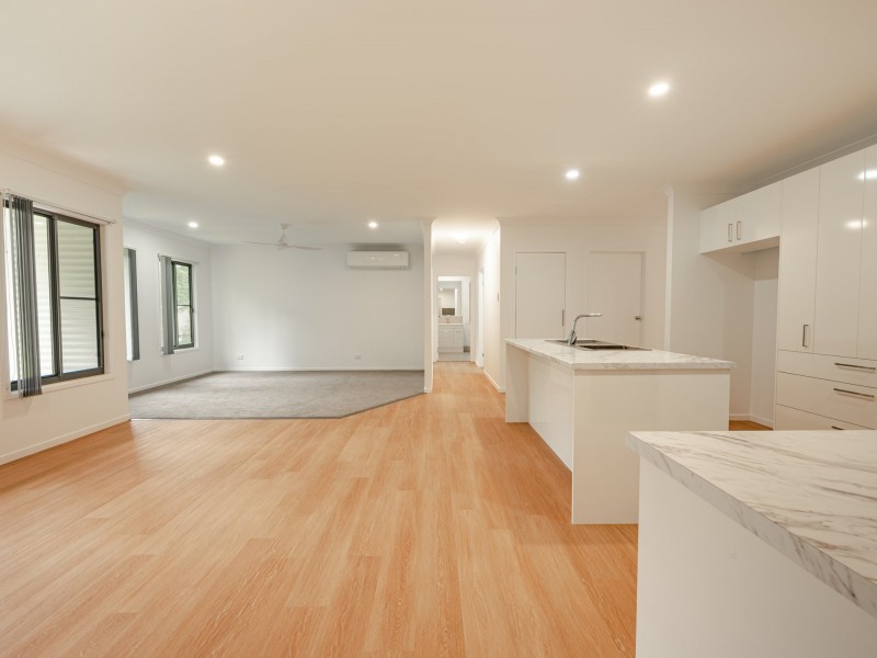 17 Mountain View Cres, Russell Island QLD 4184