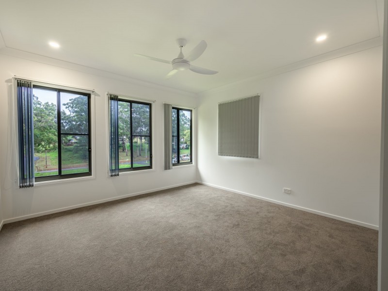 17 Mountain View Cres, Russell Island QLD 4184