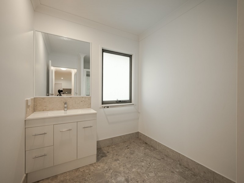 17 Mountain View Cres, Russell Island QLD 4184