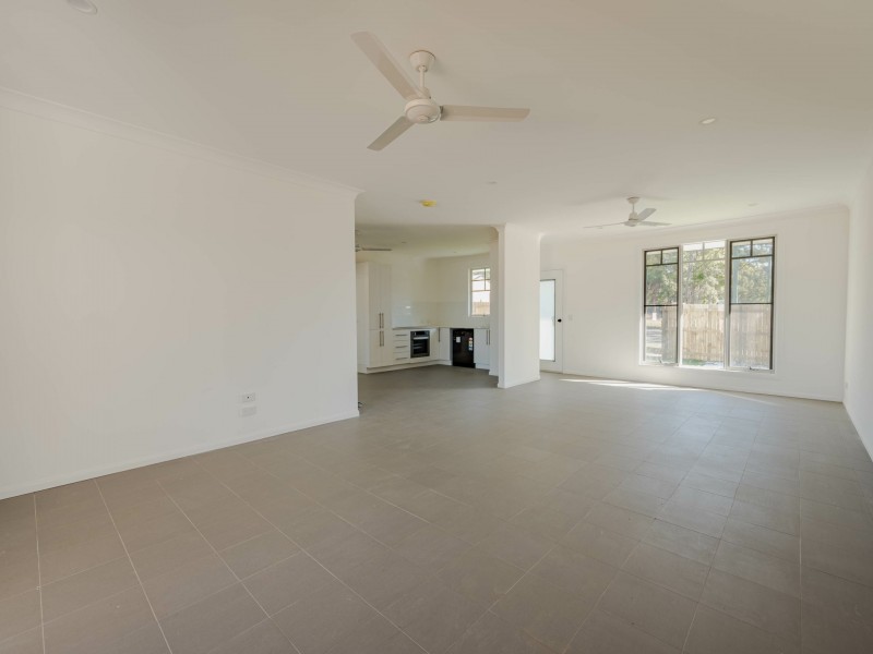 26 Guthrie Street, Russell Island QLD 4184
