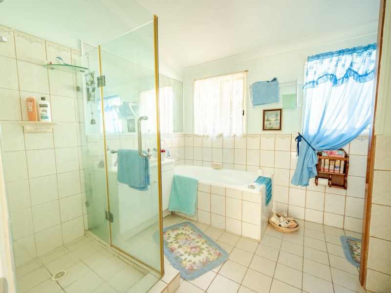 84 Minjerriba Road, Russell Island QLD 4184