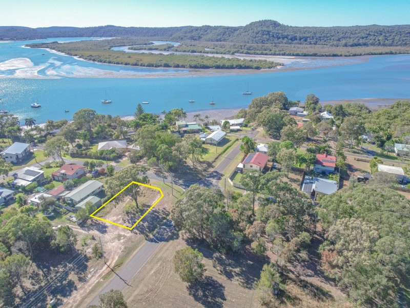 8 Jasper Street, Russell Island QLD 4184