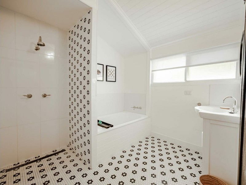 117 Canaipa Point Drive, Russell Island QLD 4184