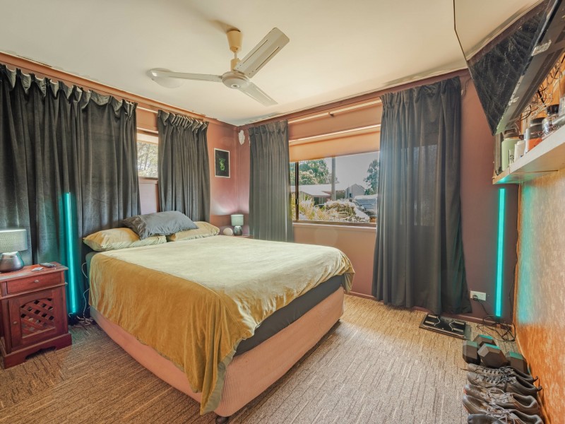 8 Pia Street, Russell Island QLD 4184