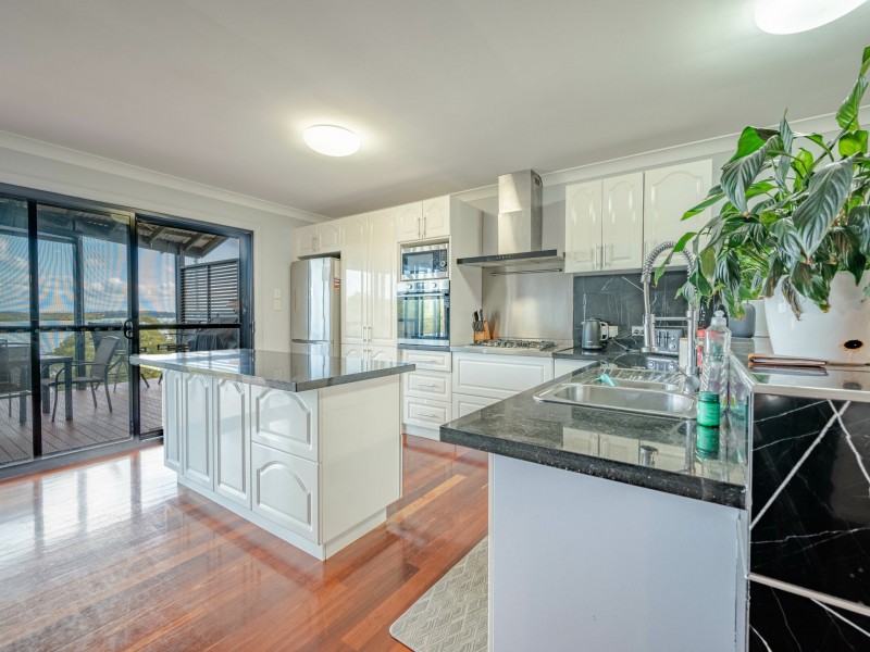136 Canaipa Point Dve, Russell Island QLD 4184