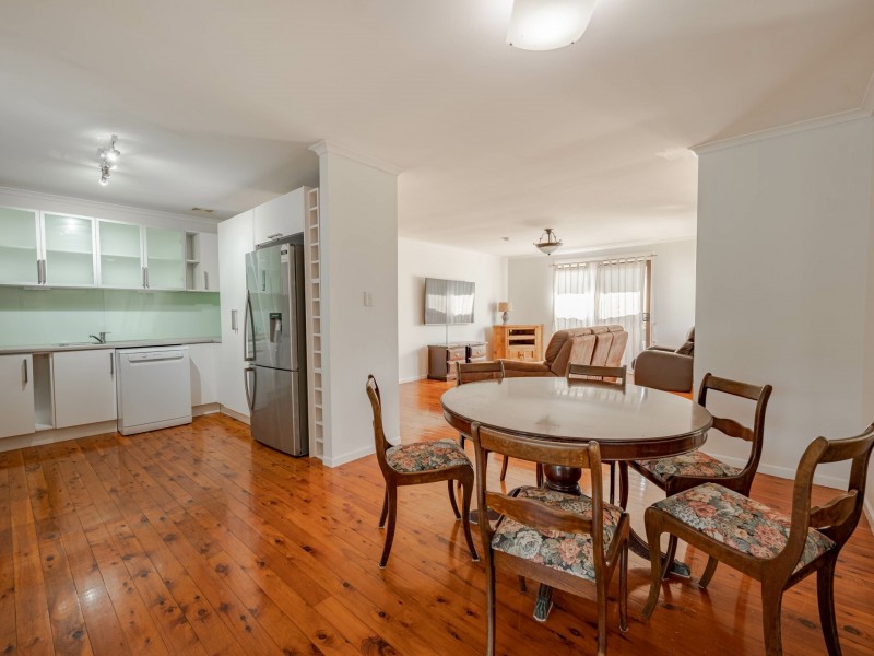 12 Alice Street, Russell Island QLD 4184