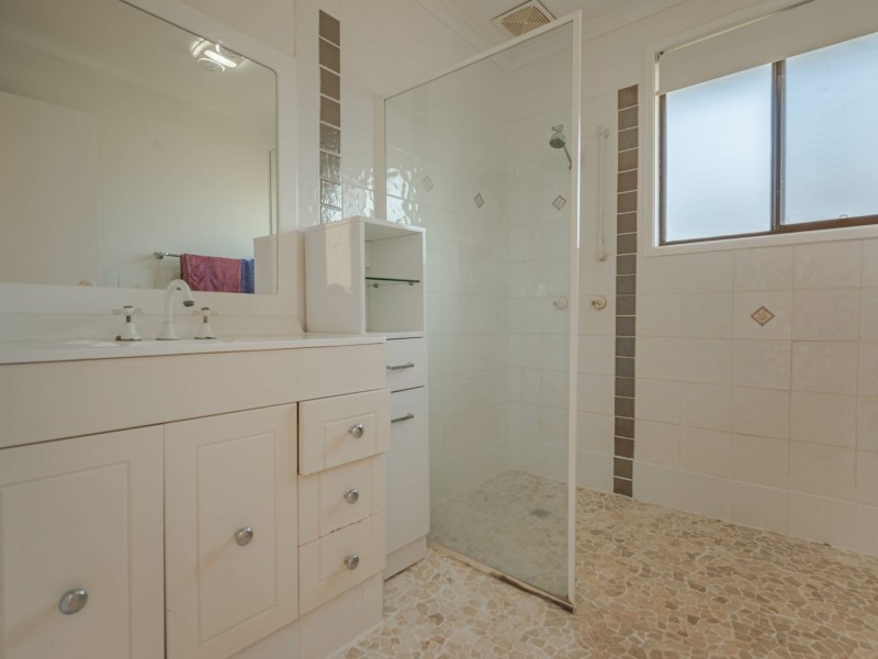 12 Alice Street, Russell Island QLD 4184