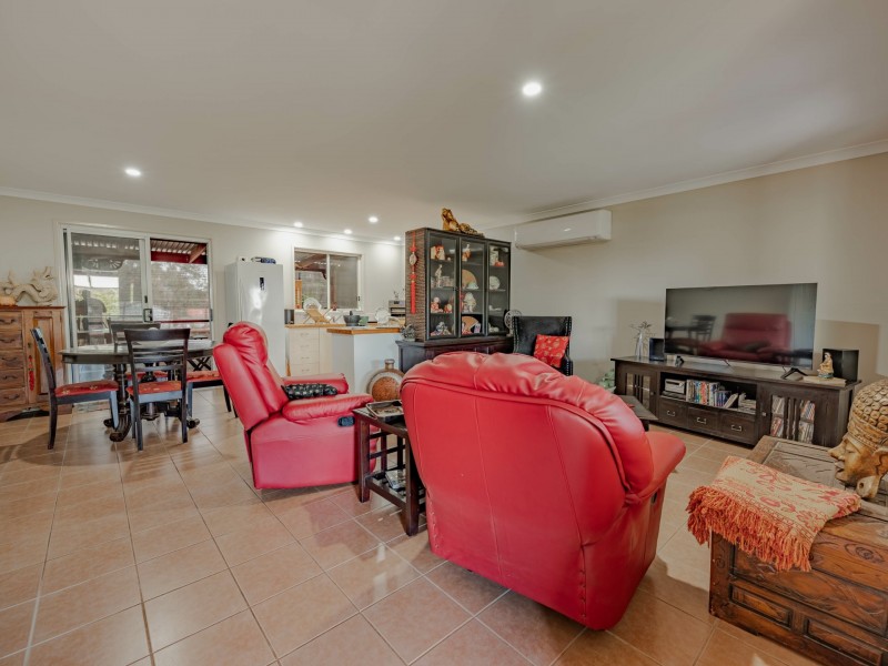 38 Barcelona Tce, Russell Island QLD 4184