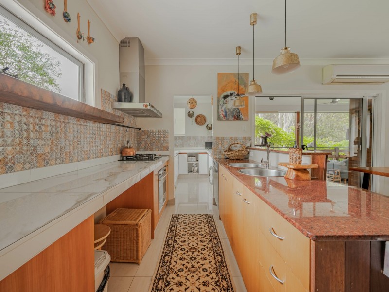 49 Kings Road, Russell Island QLD 4184