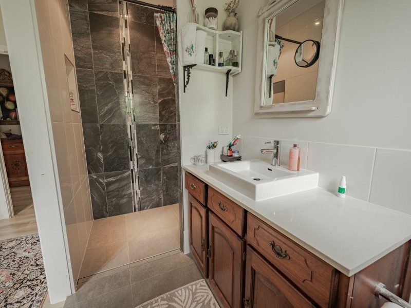 49 Kings Road, Russell Island QLD 4184