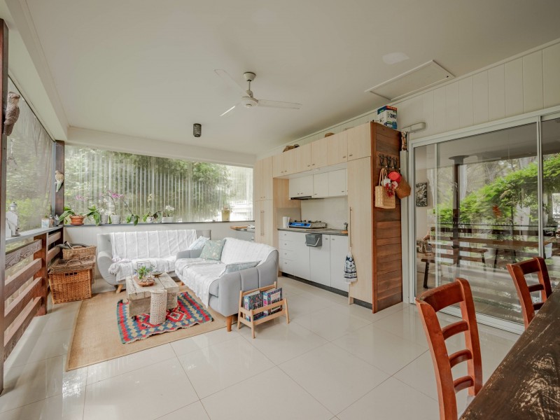 49 Kings Road, Russell Island QLD 4184