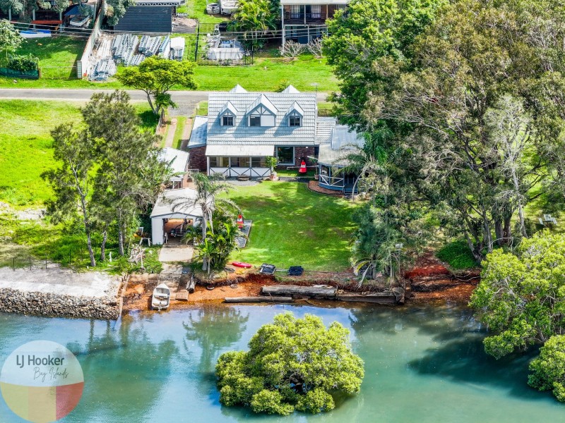 18 Emerson St, Russell Island QLD 4184