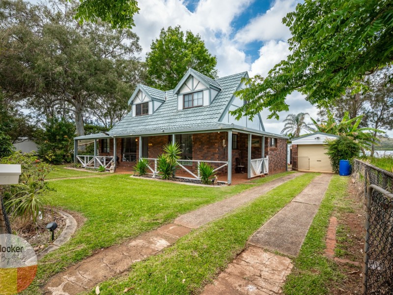 18 Emerson St, Russell Island QLD 4184