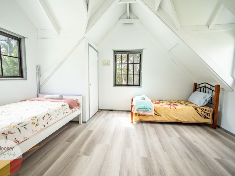 18 Emerson St, Russell Island QLD 4184