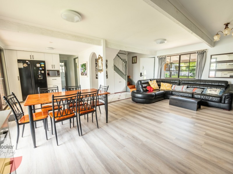 18 Emerson St, Russell Island QLD 4184