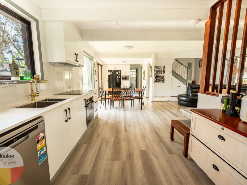 18 Emerson St, Russell Island QLD 4184