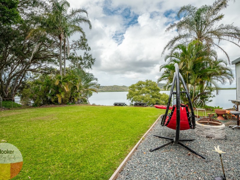 18 Emerson St, Russell Island QLD 4184