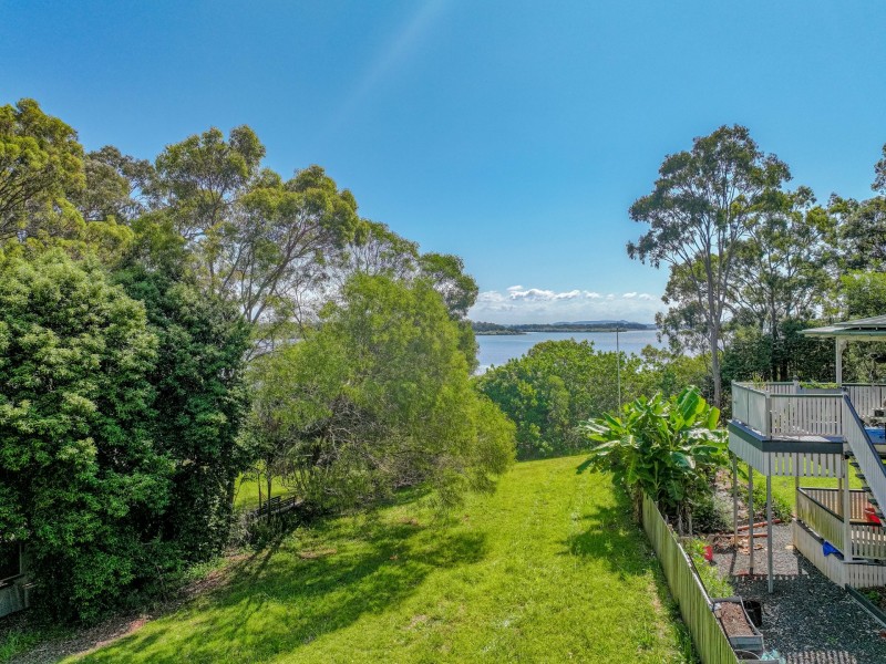 10 Thompson Esplanade, Russell Island QLD 4184