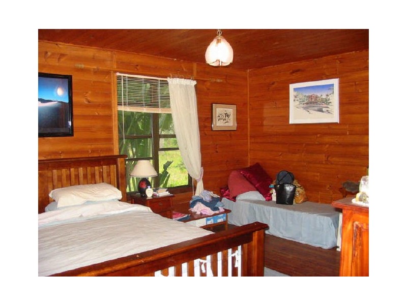 54 Lagoon Rd, Russell Island QLD 4184