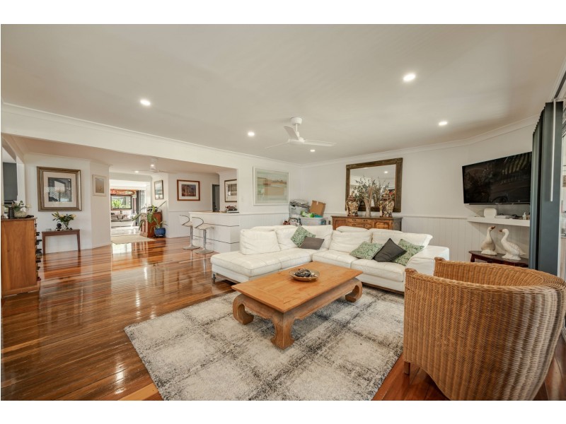 15 Headland Circuit, Russell Island QLD 4184