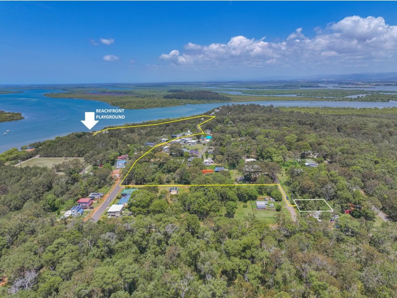 4 Castle Dve, Russell Island QLD 4184