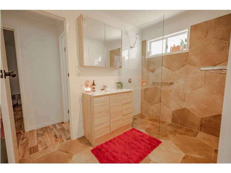 2 Alstonia Street, Russell Island QLD 4184