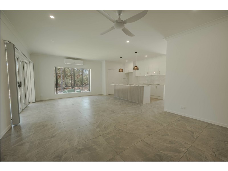 172 Centre Road, Russell Island QLD 4184