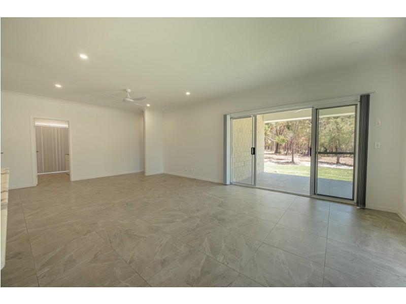 172 Centre Road, Russell Island QLD 4184
