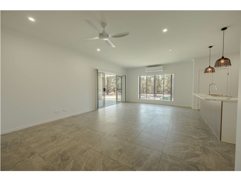 172 Centre Road, Russell Island QLD 4184