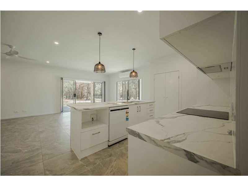 172 Centre Road, Russell Island QLD 4184