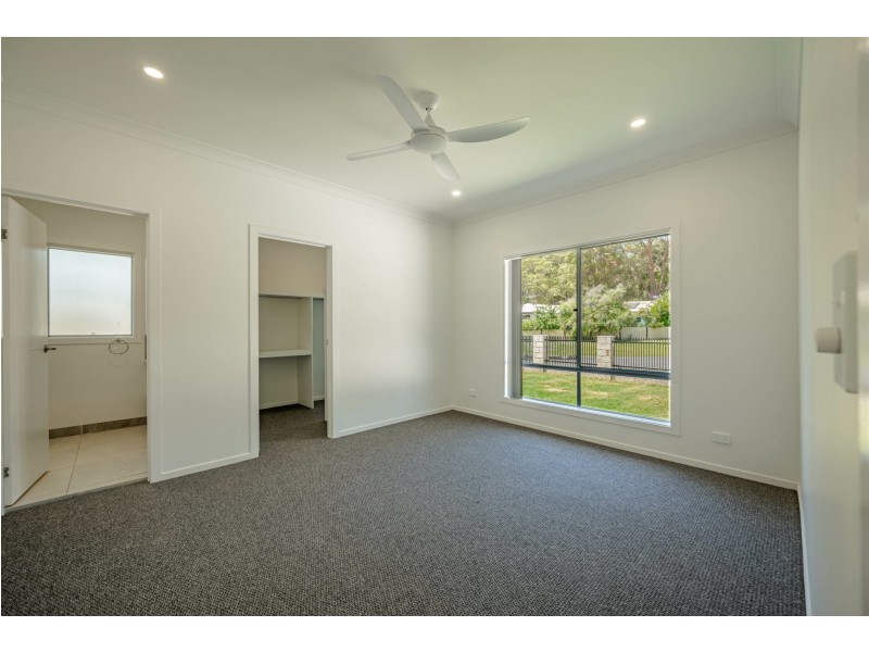 172 Centre Road, Russell Island QLD 4184