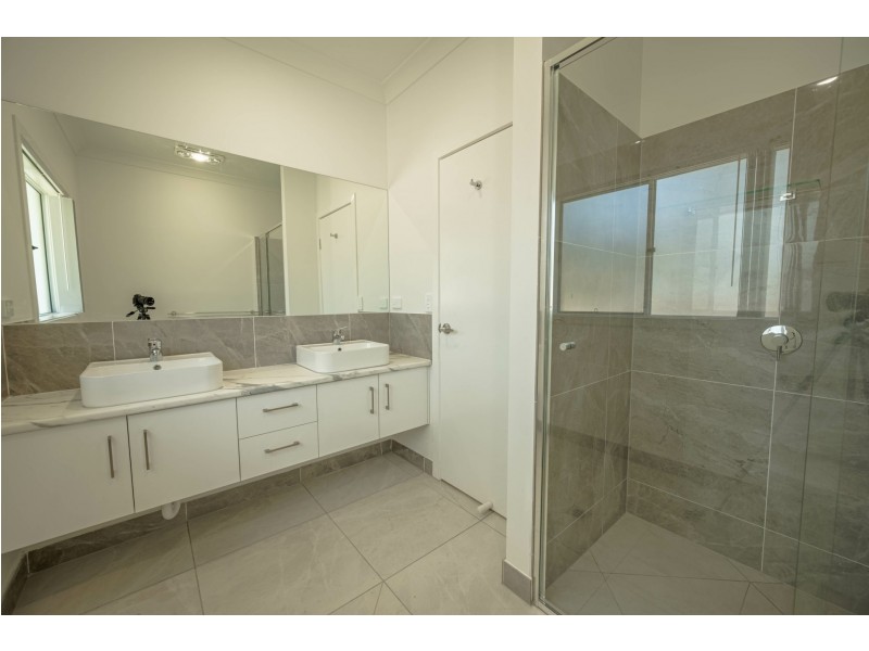 172 Centre Road, Russell Island QLD 4184